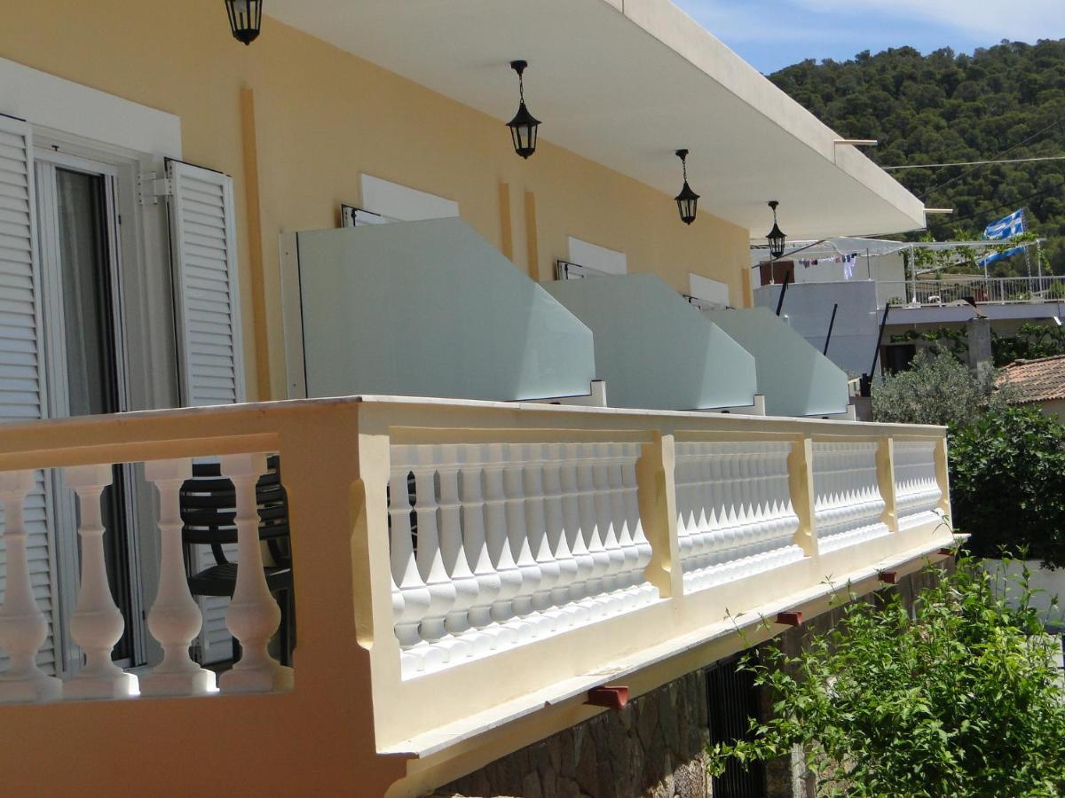 Poros Town Chrysanthe'S Apartments No2 מראה חיצוני תמונה