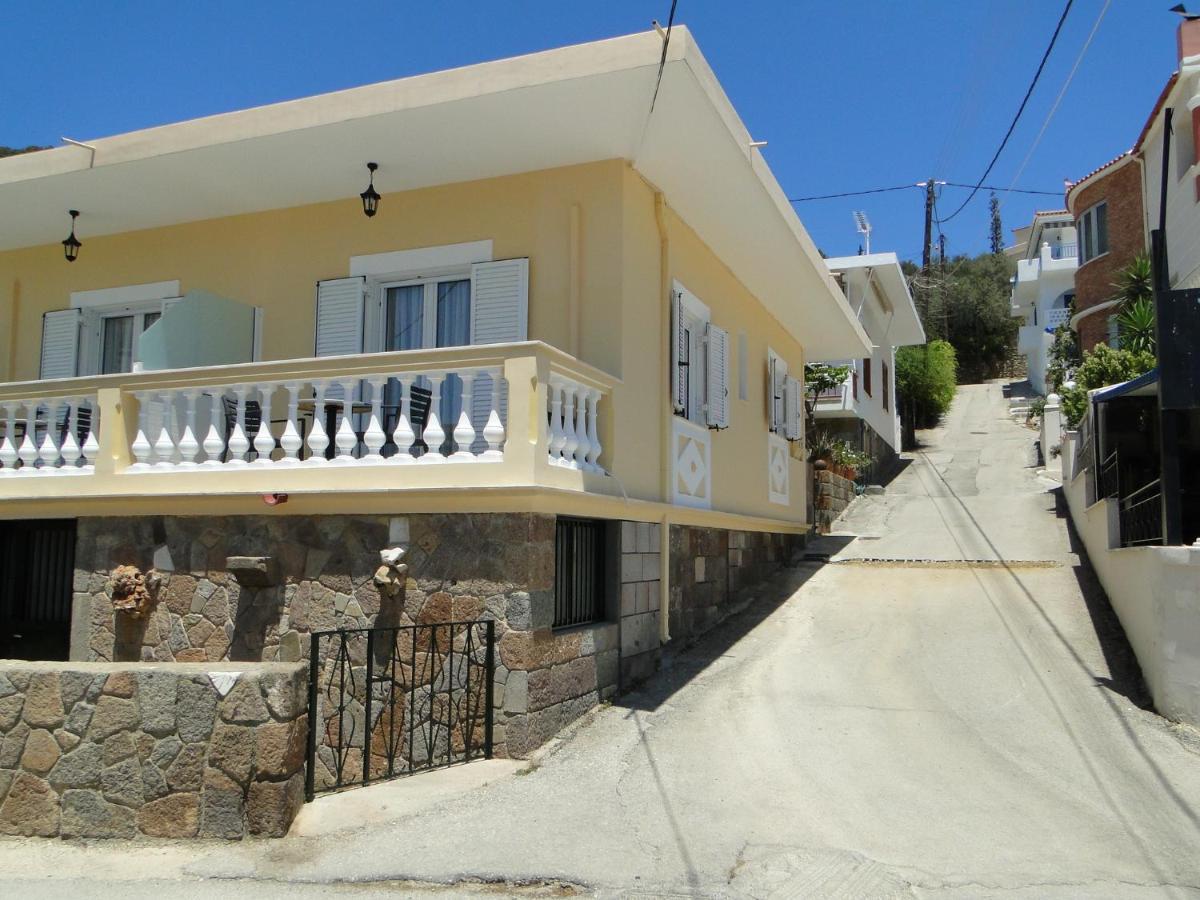 Poros Town Chrysanthe'S Apartments No2 מראה חיצוני תמונה
