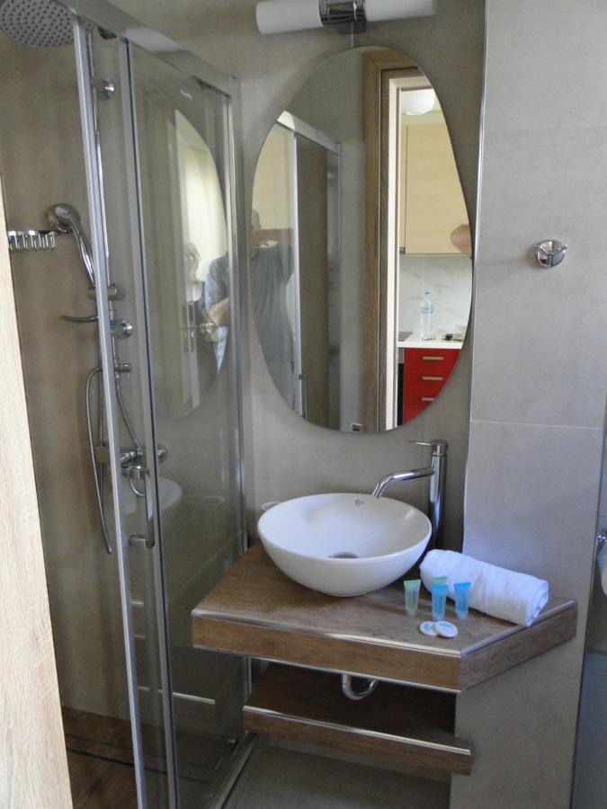 Poros Town Chrysanthe'S Apartments No2 מראה חיצוני תמונה