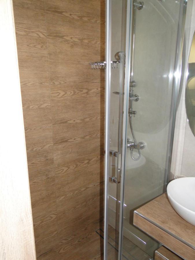 Poros Town Chrysanthe'S Apartments No2 מראה חיצוני תמונה